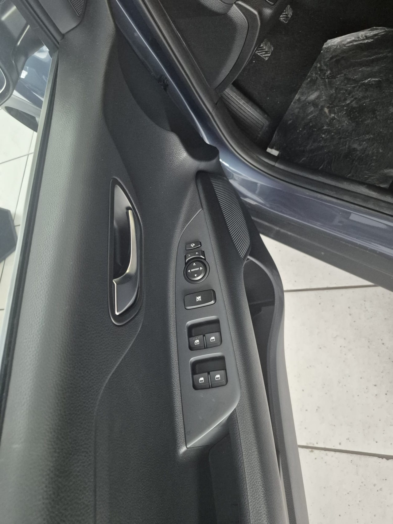 KIA Stonic 2025 — imagine 4