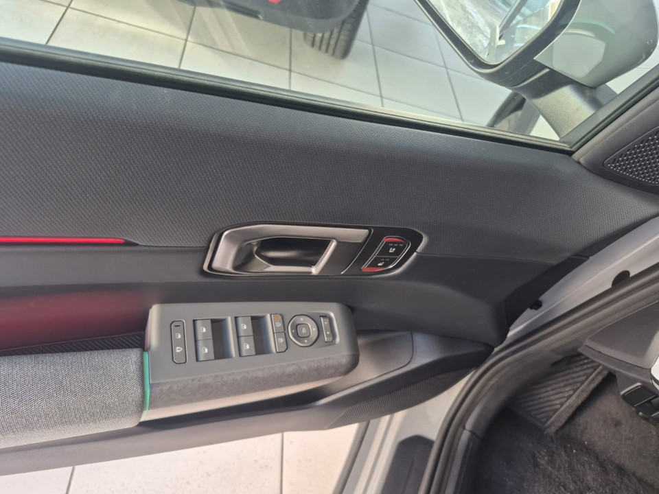 KIA EV4 2025 — imagine 8