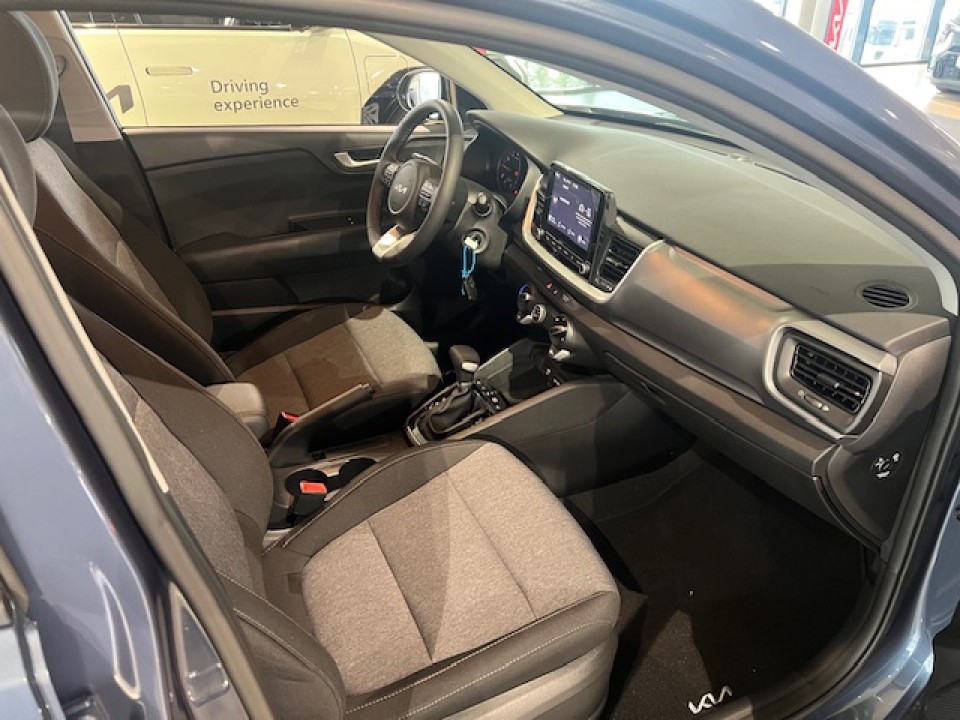 KIA Stonic 2023 — imagine 8