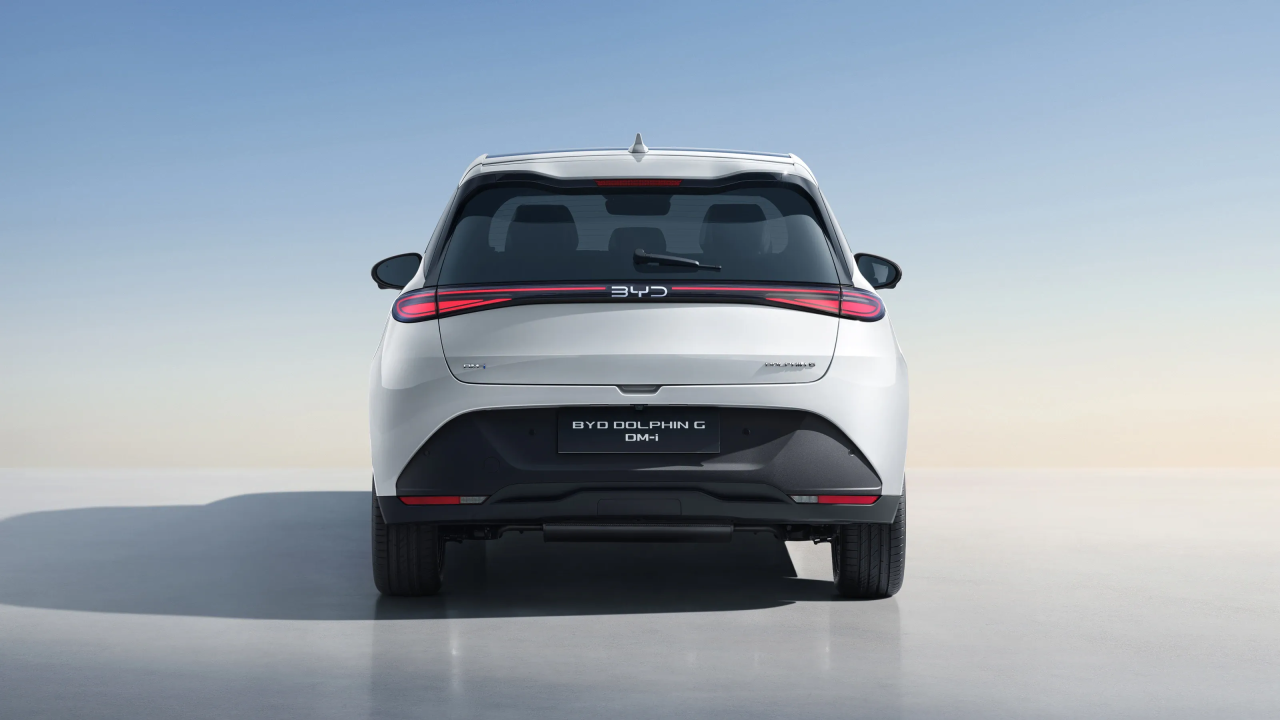 BYD Dolphin G DM-i Comfort 212 CP AT (MY 2026)