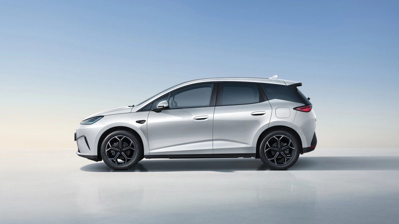 BYD Dolphin G DM-i Comfort 212 CP AT (MY 2026)