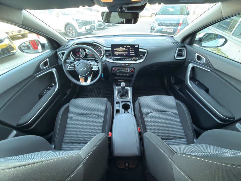 KIA Xceed 2025 — imagine 5