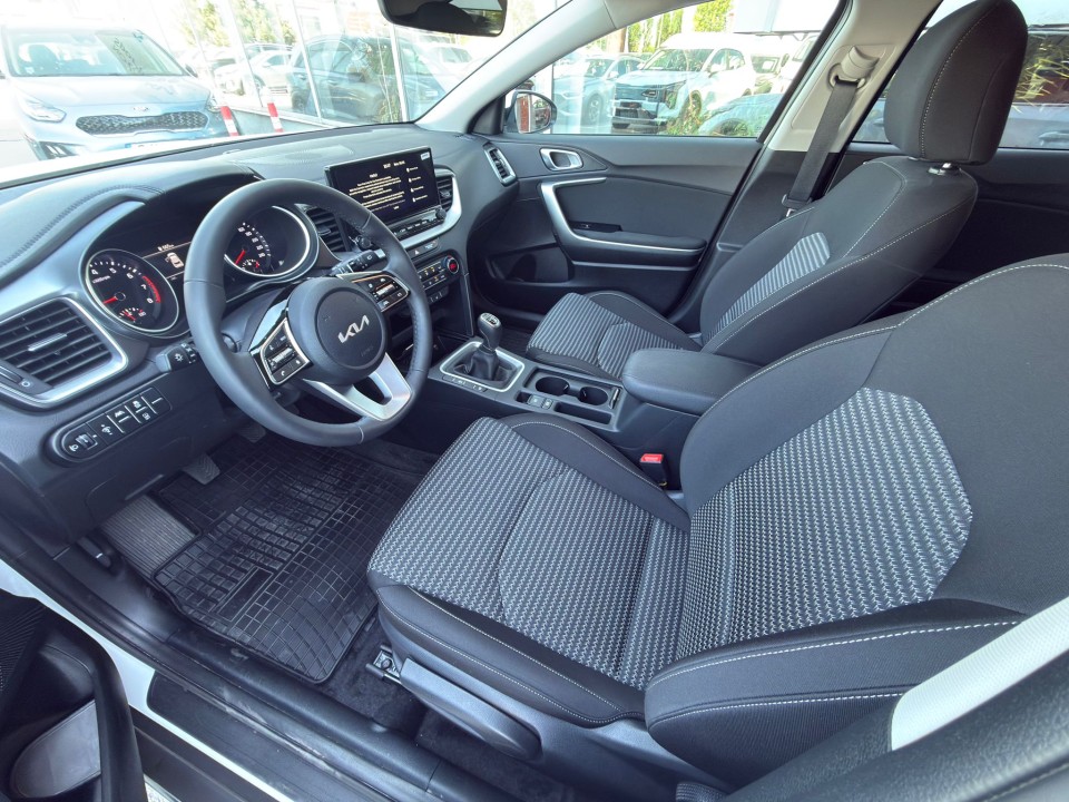 KIA Xceed 2025 — imagine 7