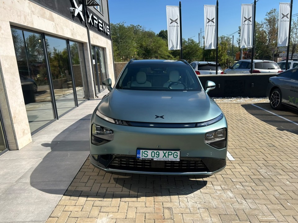 Xpeng G9 (2)
