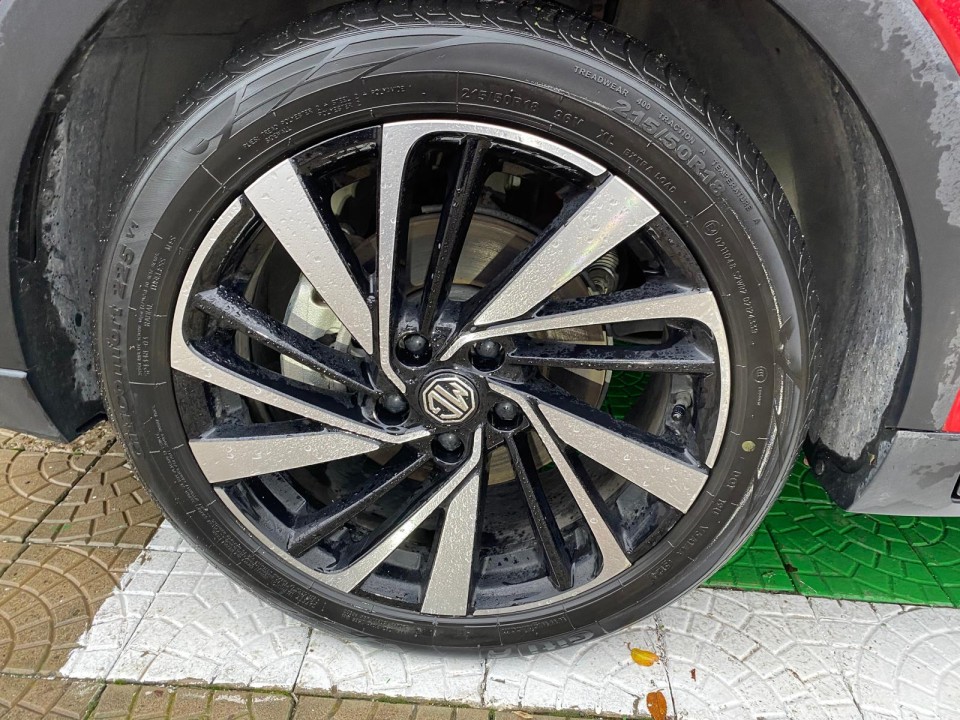 MG ZS HEV - foto 28