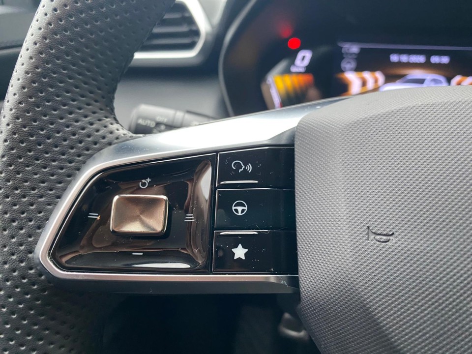 MG ZS HEV - foto 21
