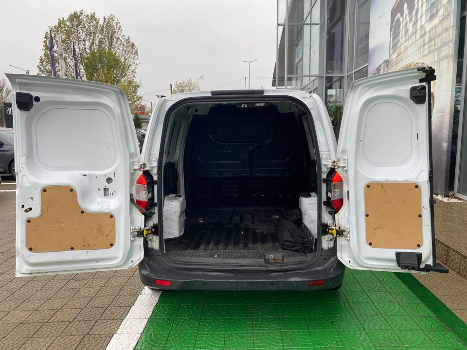 Ford Transit Courier - foto 8