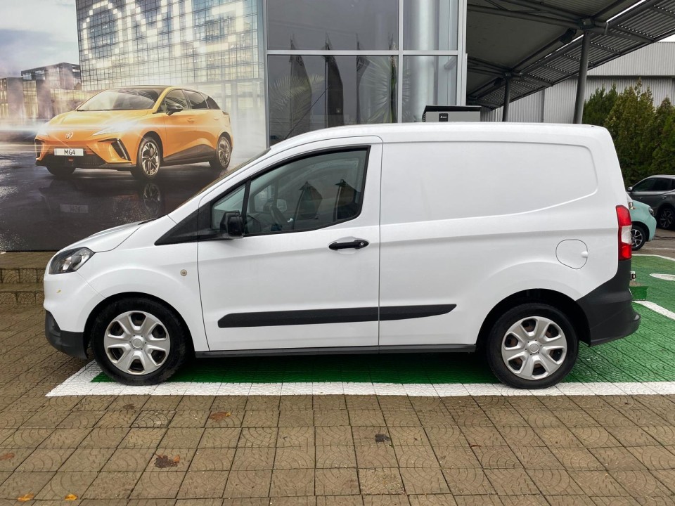 Ford Transit Courier (3)