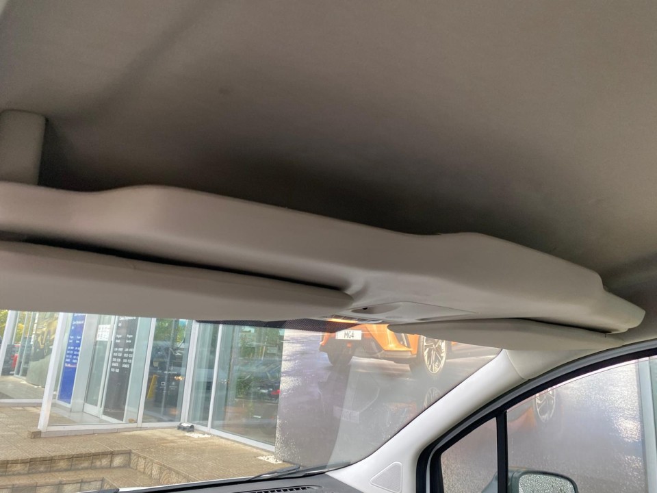 Ford Transit Courier - foto 18