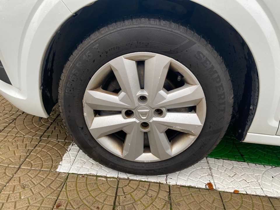 Dacia Logan 1.0 TCE - foto 9