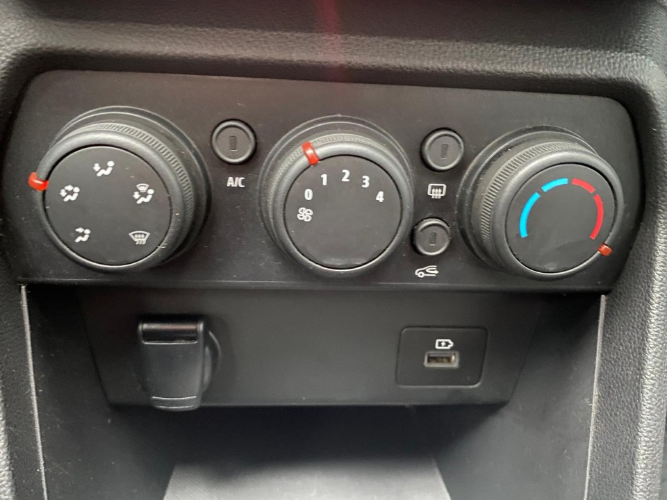 Dacia Logan 1.0 TCE - foto 19