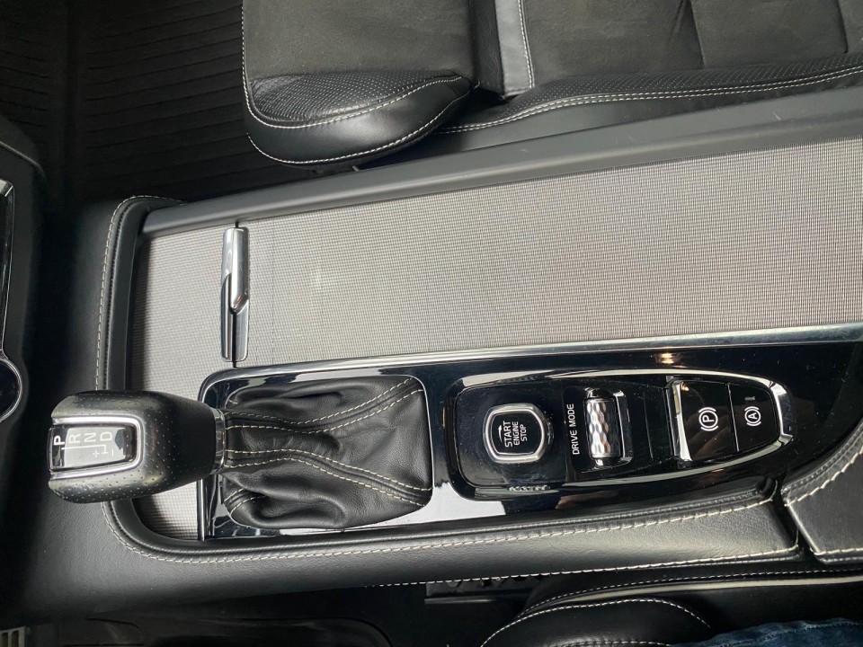 VOLVO S90 T6 R-line 2.0 benzina 320 CP - foto 25