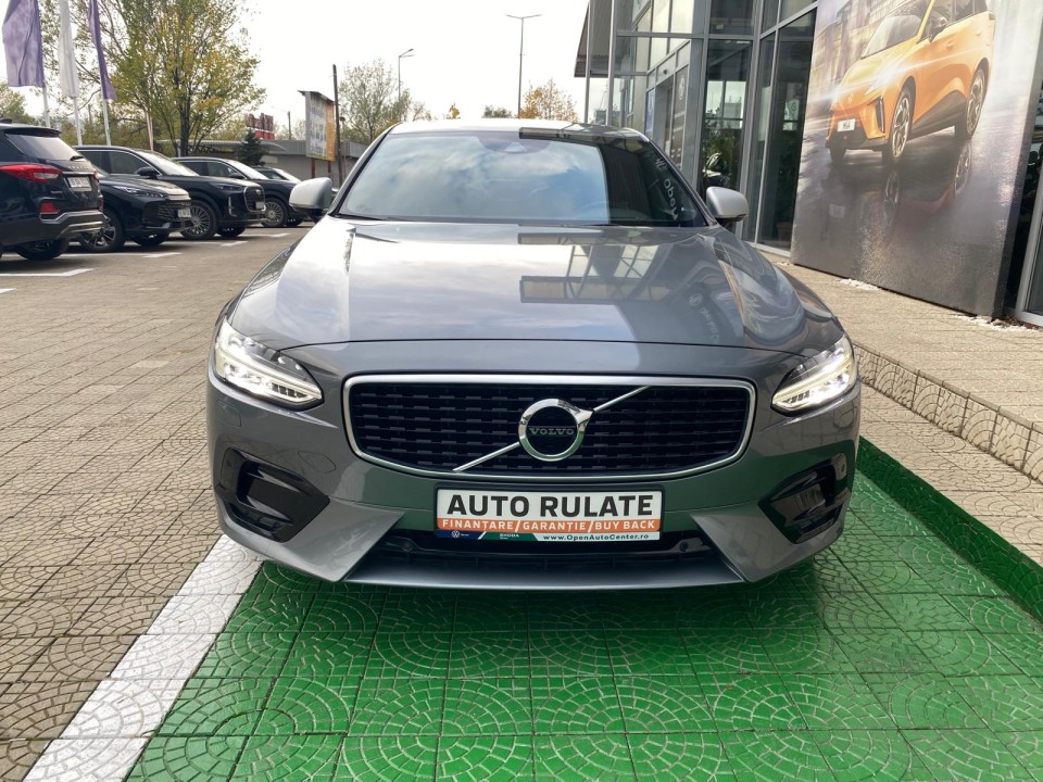 VOLVO S90 T6 R-line 2.0 benzina 320 CP (2)