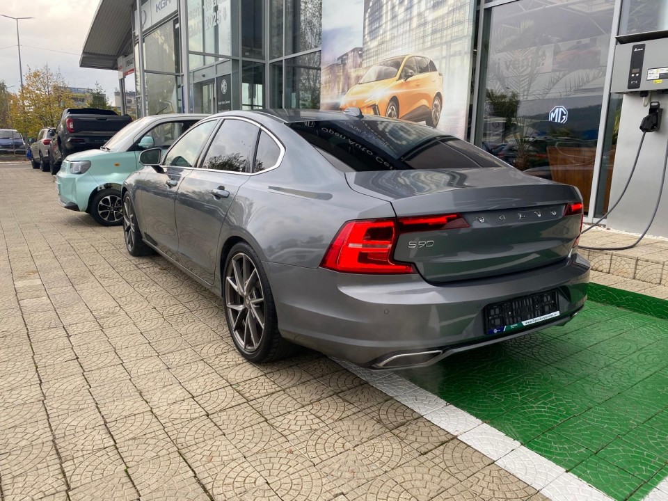 VOLVO S90 T6 R-line 2.0 benzina 320 CP (5)