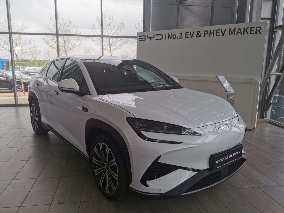 BYD Sealion 7