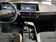 Kia EV6 2023 electric, 49.852 € — imagine 11