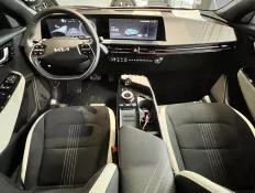 Kia EV6 2023 electric, 49.852 € — imagine 12