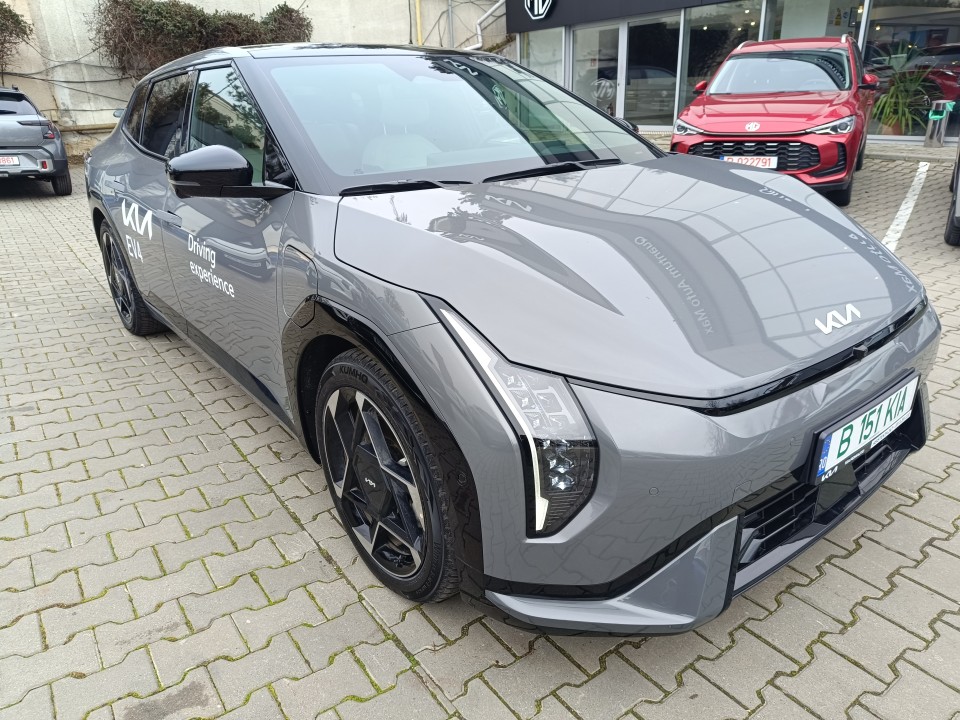 KIA EV4 2025 — imagine 3