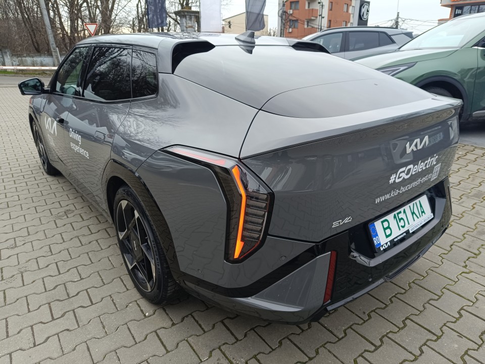 KIA EV4 2025 — imagine 7