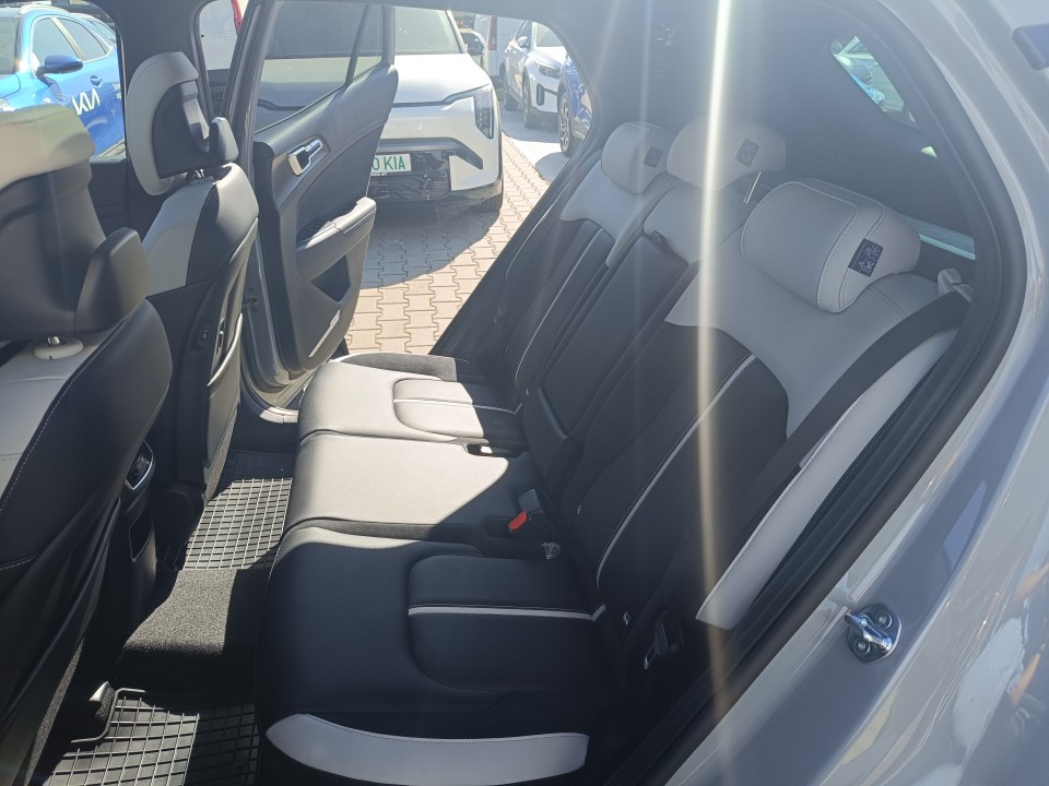 Kia Sportage 2023 benzină, 42.989 € — imagine 7