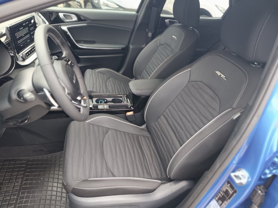KIA Xceed 2025 — imagine 2