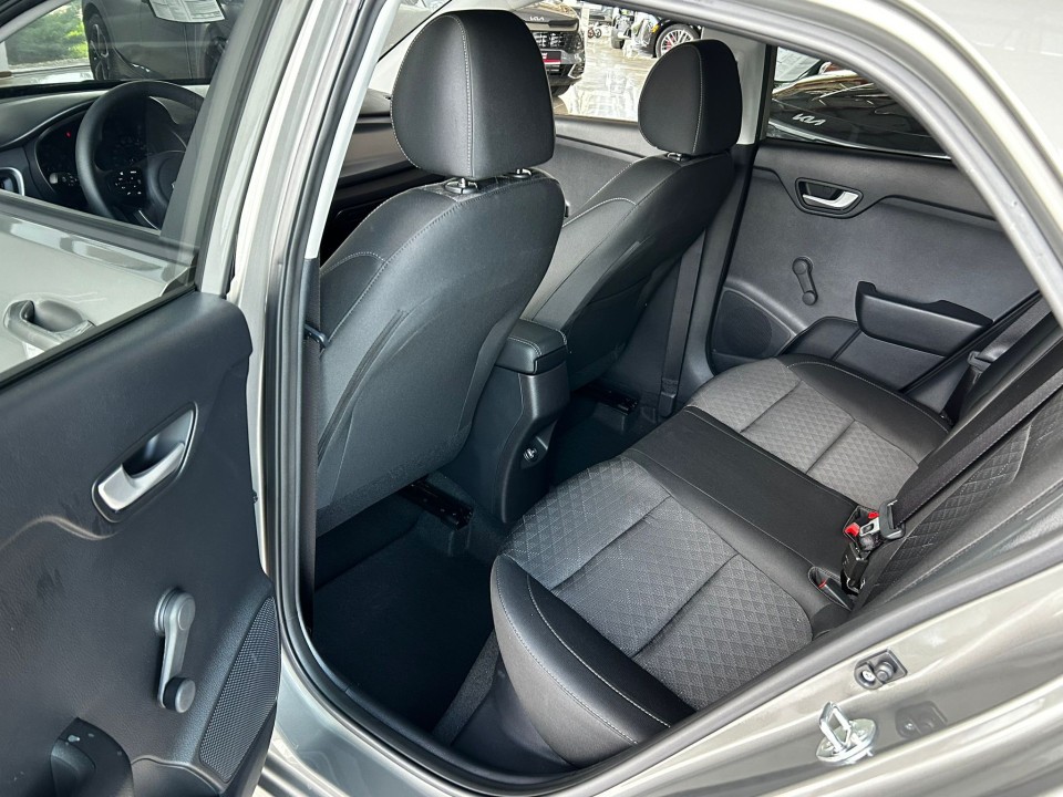 KIA Rio 2023 — imagine 4
