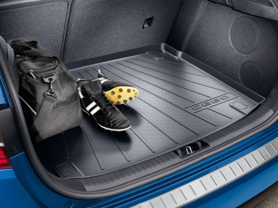 1625236661_J7122ADE00 J7122ADE05MH_IM_Trunk_liner_reference_image_01 400xauto