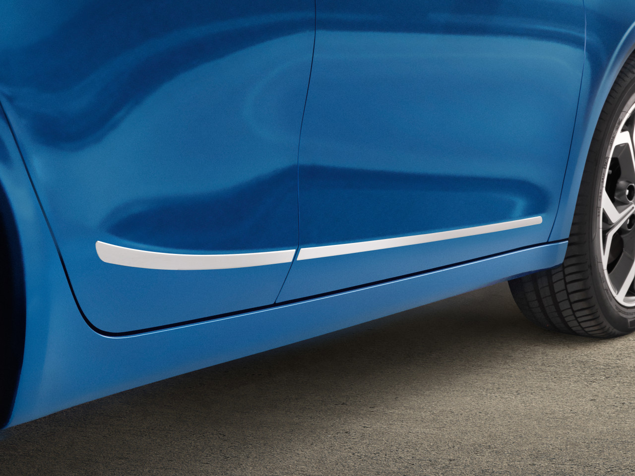 1625236661_J7271ADE00ST_IM_Side_trim_line_chrome_01 1280xauto