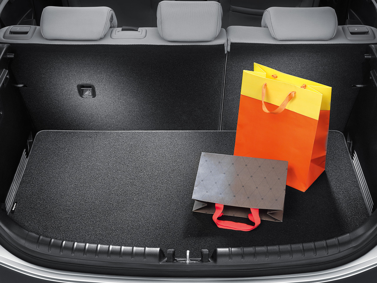 1625752085_H8120ADE00 H8120ADE10_IM_Trunk_mat_reversible_01 1280xauto