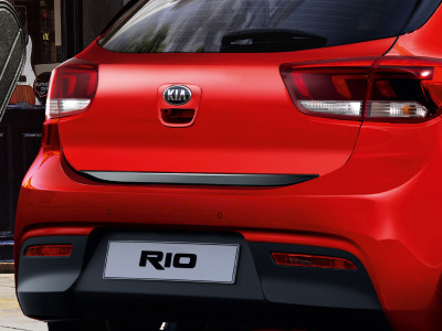 1625752085_H8491ADE00BL_IM_Tailgate_trim_line_black_01 400xauto