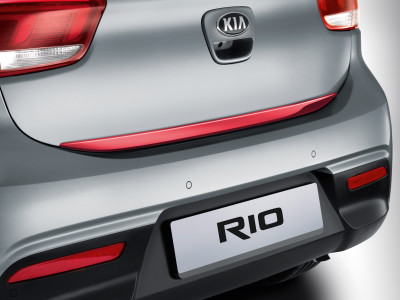 1625752085_H8491ADE00RD_IM_Tailgate_trim_line_red_02 400xauto