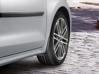 1625752085_H8F46AK000_IM_Mudguard_kit_front_01 400xauto