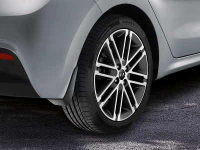 1625752085_H8F46AK200_IM_Mudguard_kit_rear_01 400xauto