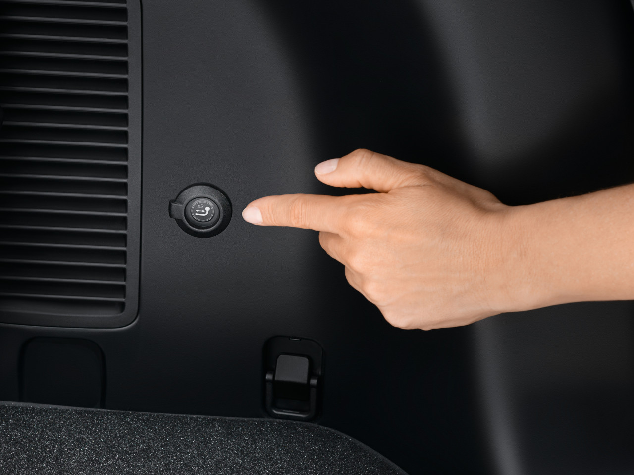 1626187072_P2285ADE00_IM_Tow_bar_retractable_02 1280xauto