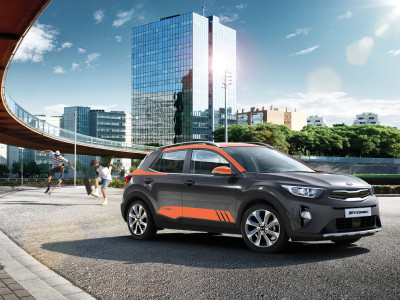 1626791585_H8200ADE50OR_IM_Body_decals_dynamic_blade_tan_orange_02 400xauto