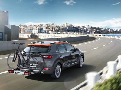 1626852994_E823055001 H8281ADE50 H8280ADE50 H8271ADE50ST_IM_Emotional_image_01 400xauto