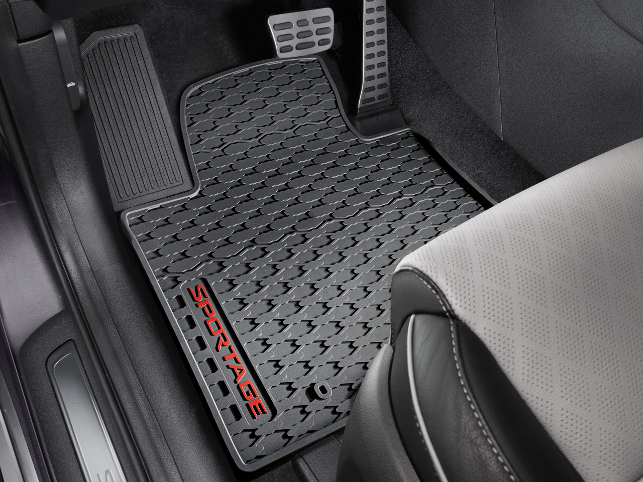 1627284954_F1131ADE50RE_IM_Floor_mats_all_weather_with_red_accent_LHD_01 1280xauto