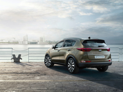 1627284954_F1271ADE00ST F1491ADE00ST 52910F1400PAC_IM_Emotional_image_06 400xauto