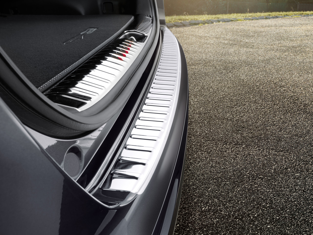 1627284954_F1274ADE50ST_IM_Rear_bumper_protector_01 1280xauto