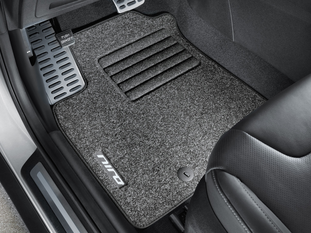 1627292341_G5141ADE00_IM_Textile_floor_mats_standard_lhd_01 1280xauto