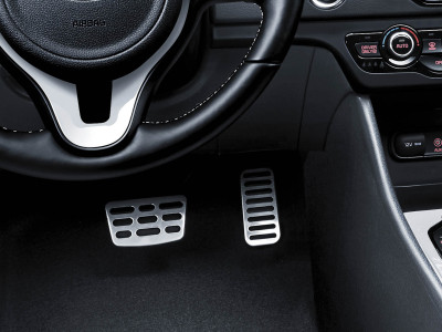 1627386314_G5F05AK000_IM_Sport_grip_pedal_kit_01 400xauto