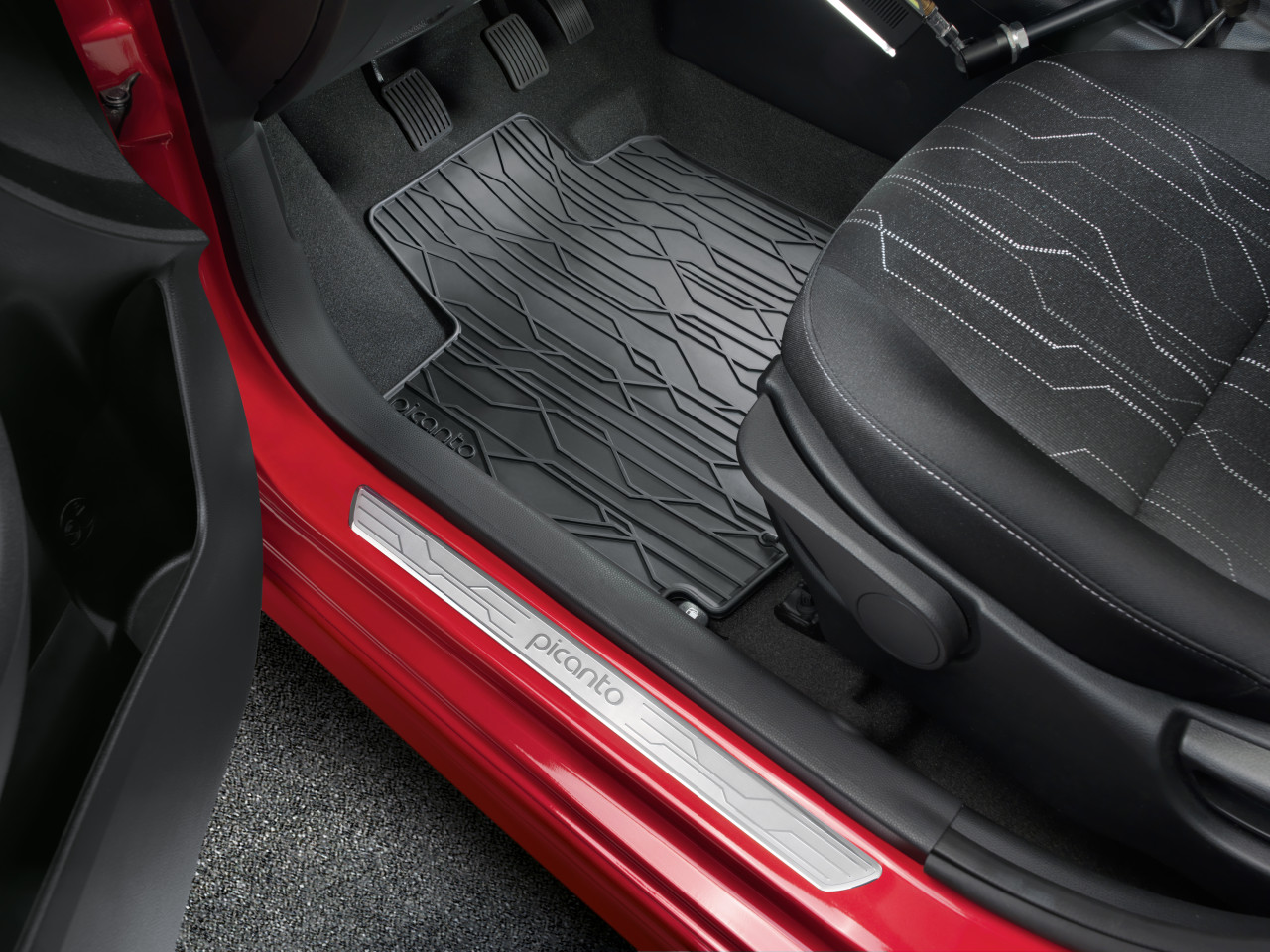 1629273461_1Y131ADE00 1Y131ADE10_IM_All_weather_mats_01 1280xauto