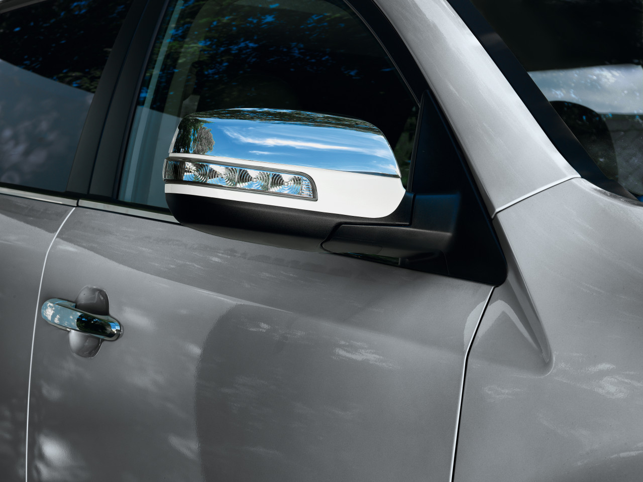 1633006154_2P431ADE00ST_IM_Door_mirror_caps_chrome_02 1280xauto