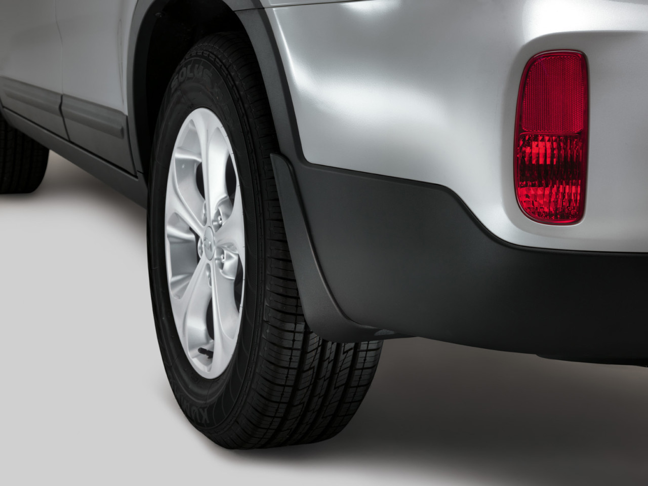 1633006154_2PF46AC100_IM_Mud_guard_kit_rear_01 1280xauto