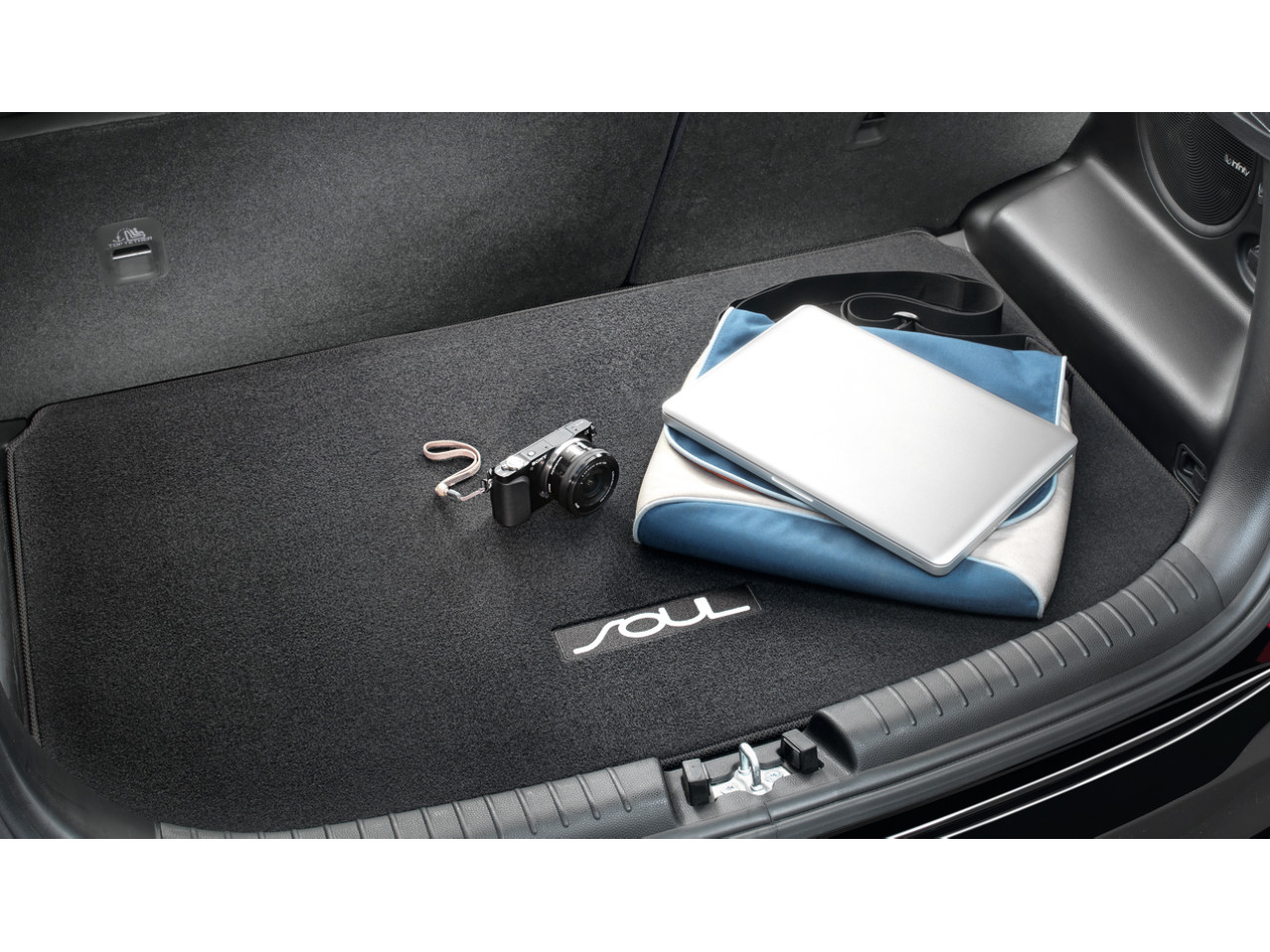 1633094493_B2F12AC000_IM_Trunk_mat_02 1280xauto