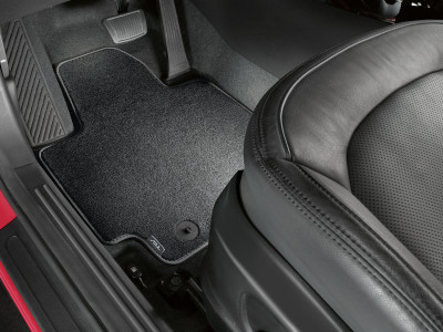 1633357757_B2143ADE00 B2143ADE10_IM_Floor_mats_velour_01 400xauto