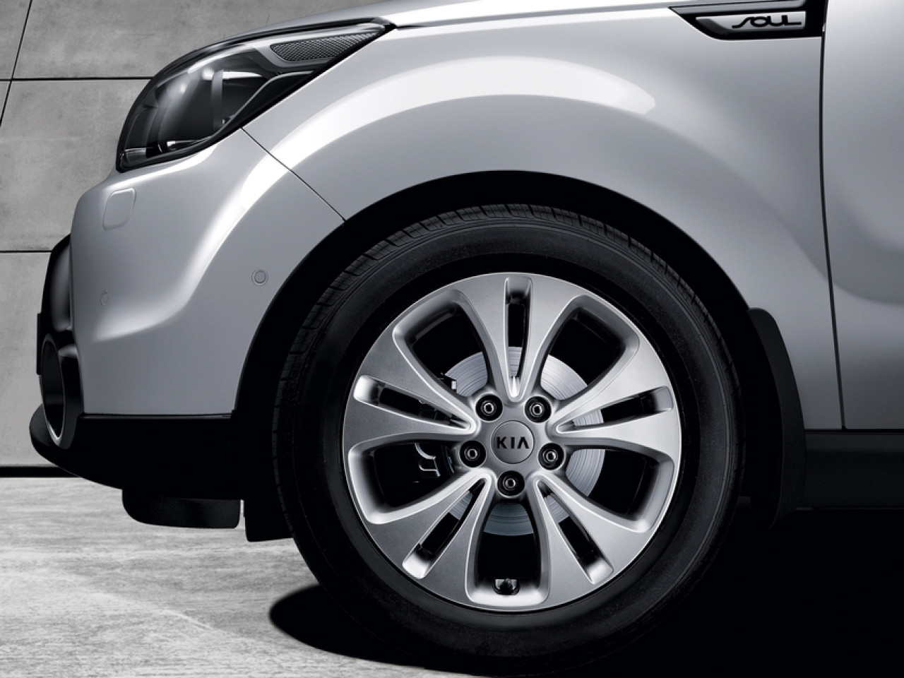 1633357757_B2F40AC200_IM_17_Alloy_wheel_kit_01 1280xauto