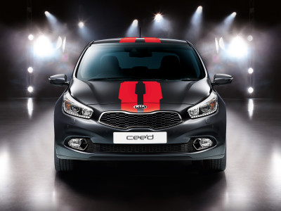 1633693648_A2200ADE00GTRD_IM_body_decals_red_racing_stripes_01 400xauto