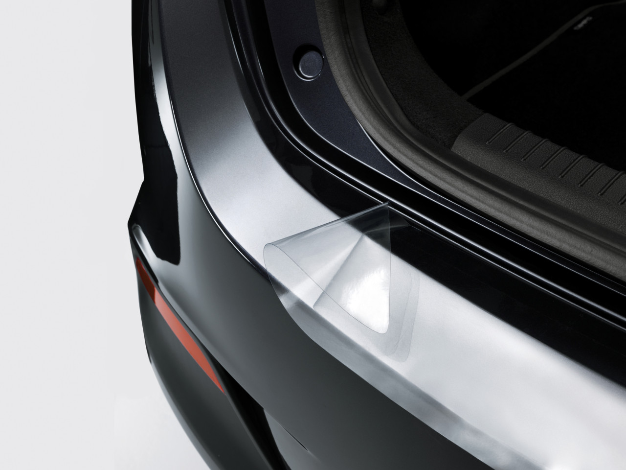 1633693648_A2272ADE00TR A2272ADE01TR_IM_Rear_bumper_protection_foil_transparent_02 1280xauto