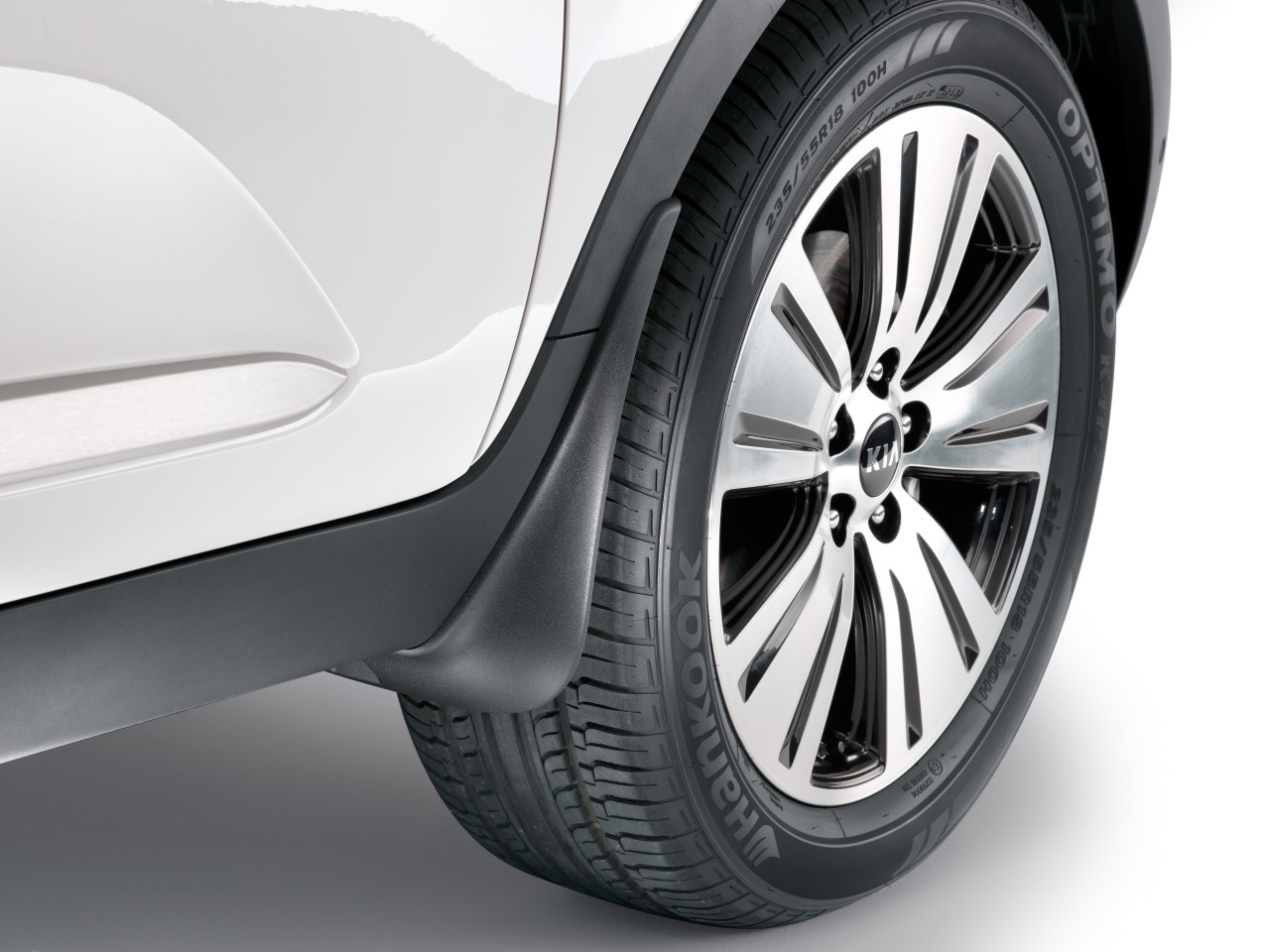 1638891991_3WF46AC000_IM_Mud_guard_kit_front_01 1280xauto